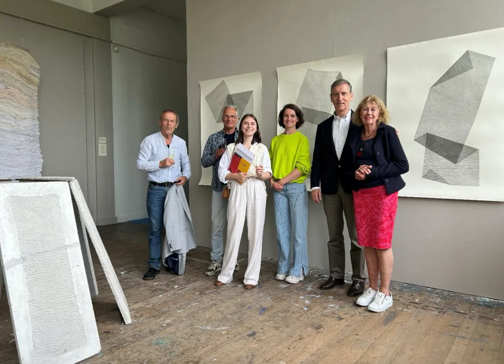 Photo of Hara Athanasopoulou with the Jan Roëde Award Jury